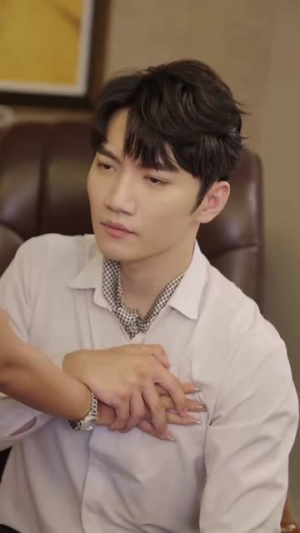 失忆后我被四个男人疯抢（81集）好看到停不下来