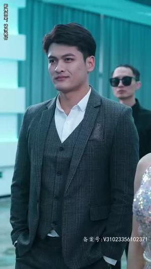 我被豪门继承人包围了（92集）热门短剧追到爽