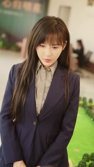 见习财神（100集）穿越短剧推荐