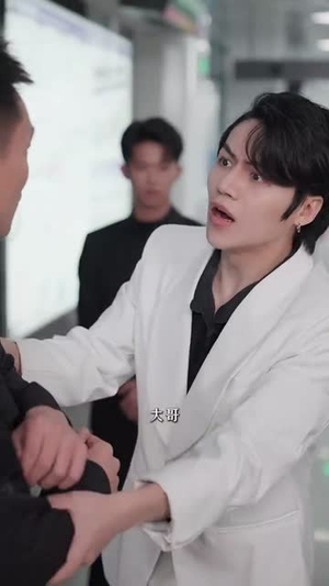 地铁爱情邂逅（34集）超火热门短剧