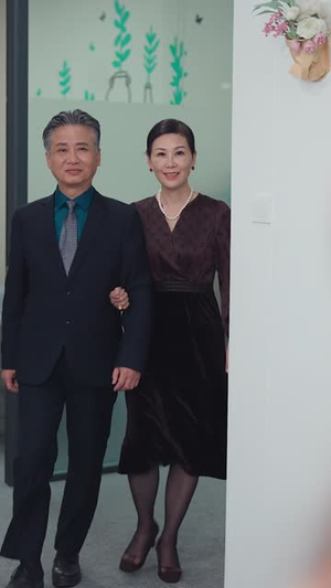 穿成了团宠文里的假千金（50集）真的太精彩了