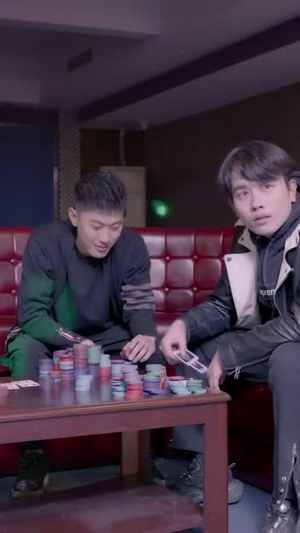 我靠颜值崛起了（100集）更新时间