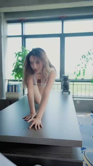 开局穿越从天而降在青楼（84集）短剧上头又好看