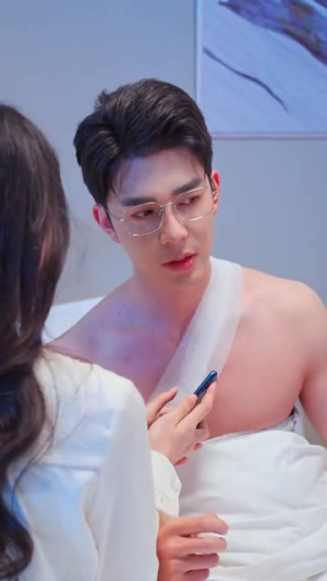 漫画里的秘密（90集）精彩短剧随心推