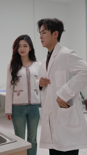 越界交易（70集）精彩的网络短剧