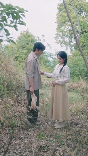 穿成指挥官前妻后被全家团宠（76集）快来看短剧