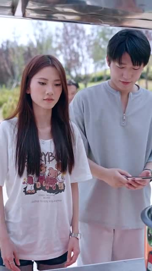 美食:随机摆摊,顾客追我满街跑(95集) 美食:随机摆摊,顾客追我满街跑(95集)在哪看免费