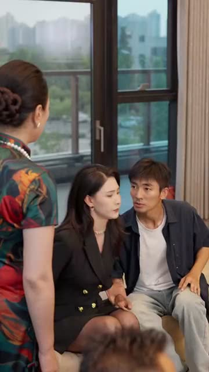 正搬砖呢，被大小姐拉去领证了（65集）最热门短剧来了