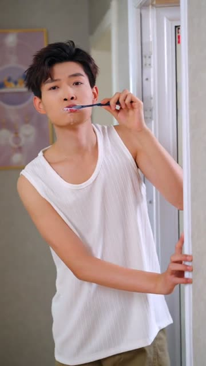 顶级维修工隔壁太太请我修水管 (52集)剧情简介