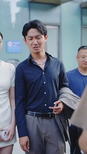 最强破烂王 (91集) 穿越短剧推荐