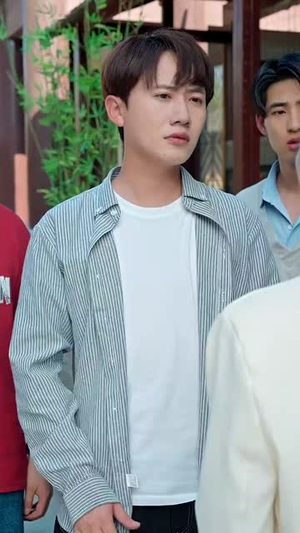 觉醒后校花哭着说爱我 (71集)短剧分享片段