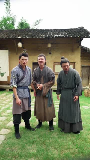 穿越反派，洗白救全家：反派怎么啦（65集）免费短剧就是爽