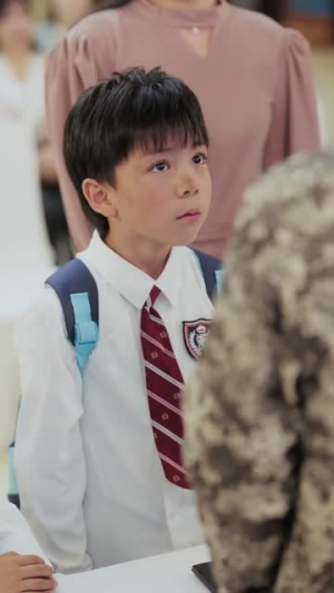 中年被裁后，我拿下总裁弟弟（66集）爆款热门短剧